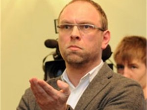 Милиция займется зеленкой, брошенной в защитника Тимошенко