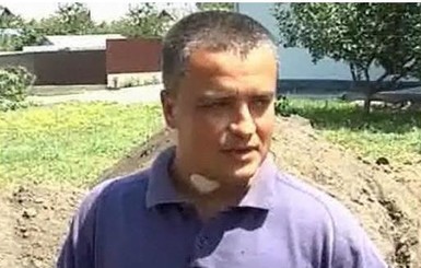 Мужчина болгаркой перерезал себе горло, но чудом выжил