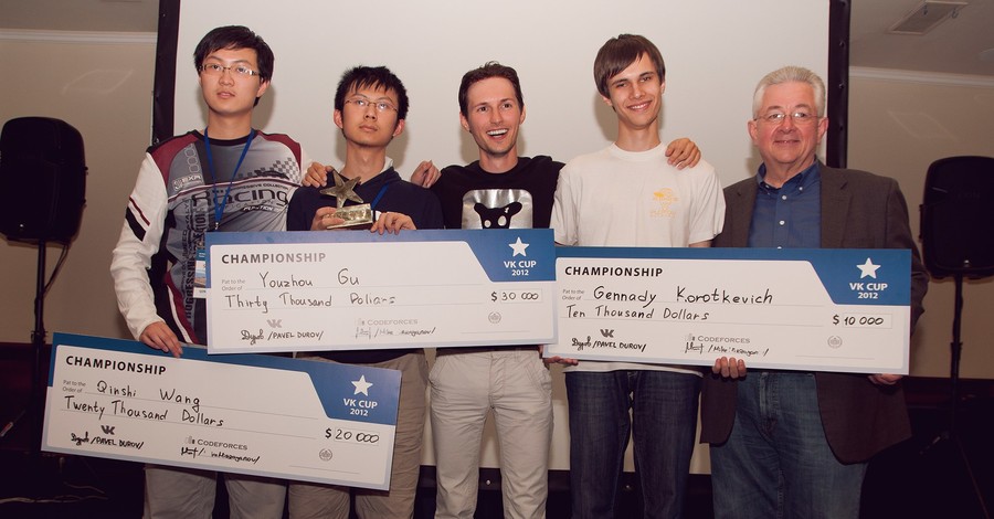 Школьники-программисты обошли студентов в чемпионате VK Cup