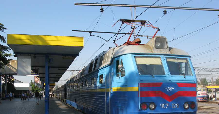 Движение по крымской железной дороге восстановили