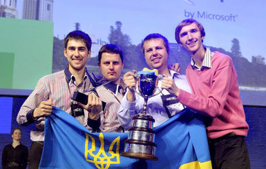Украинские студенты придумали чудо-перчатки и получили приз в $25 тысяч 