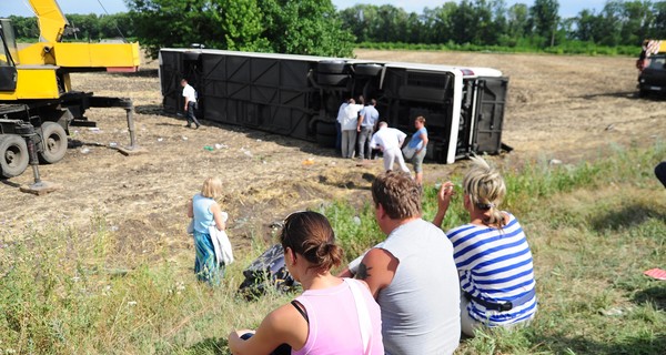 Пассажиры перевернувшегося под Запорожьем автобуса: 