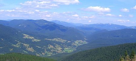 Этой ночью в Карпатах заблудились десятки детей