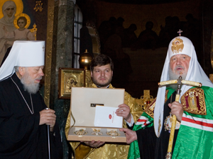 Патриарх Кирилл едет в Киев не для того, чтобы отправить на покой митрополита Владимира