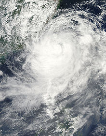 На Филиппинах бушует тайфун, погибли не менее семи человек