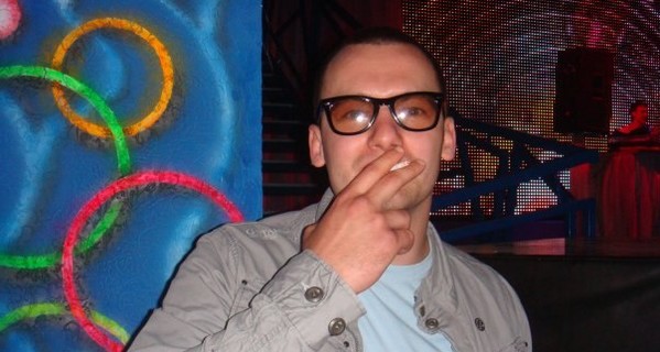 Сын вице-мэра Ильичевска, напавший на девушку, утверждает, что били его