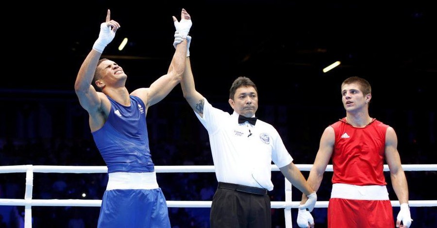 Огого-скандал на Олимпиаде-2012: украинец два раза отправил в нокдаун британца и проиграл