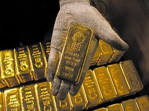 Немец пытался провезти через Украину 52 золотых слитка