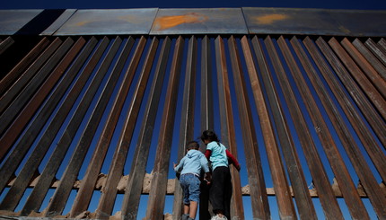 Как выглядит стена между Мексикой и США глазами обычных людей