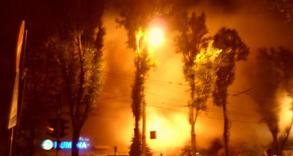 Ночью в центре Донецка сгорел магазин 