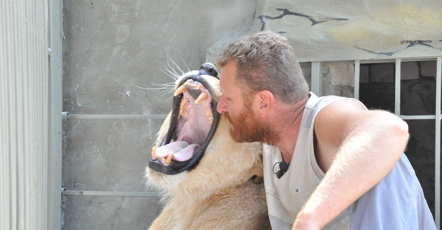 Запорожец, который 36 дней прожил со львицей, собирается установить новый рекорд