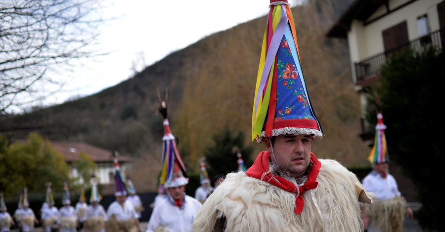 В Испании начались празднования по случаю наступления весны