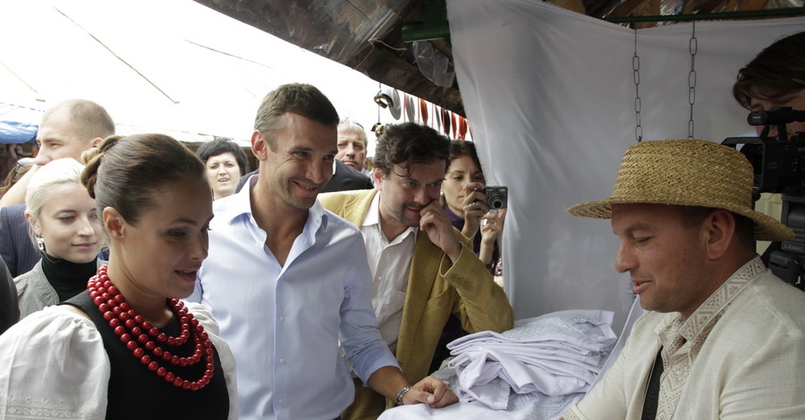 Королевская, Шевченко и Ступка на Сорочинской ярмарке помогали продавать продукцию национального производства