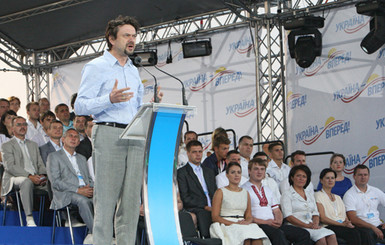 Успешные, но без политбиографии 