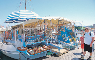 Турист должен оставить на курорте все деньги! 