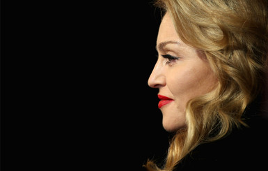 В свои 54 года Мадонна не стесняется оголяться на сцене и меняет любовников как перчатки