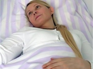 Судмедэксперты разрешили возить Тимошенко в суд