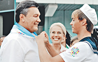 Янукович отдыхает дольше Ющенко 