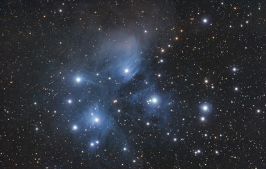 Астрономы обнародовали красивейшие снимки рассеянного скопления в созвездии Тельца