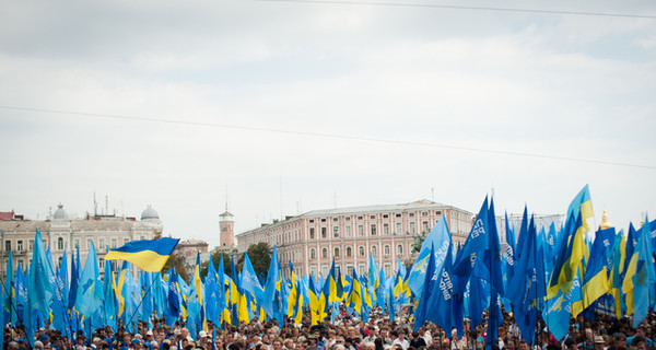 Партия регионов отметила День Независимости многотысячным митингом на Софиевской площади столицы
