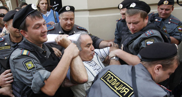 Суд в Москве оправдал Гарри Каспарова, который обвинялся в нарушении порядка собраний
