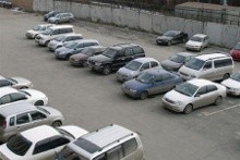 В Киеве 40 охранников в бронежилетах захватили автостоянку 