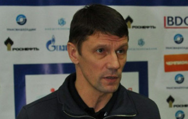 СМИ: Тренер женской сборной РФ по волейболу повесился в своем номере, полиция ведет расследование