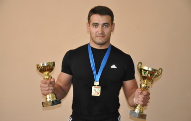 Горловчанин выиграл первенство мира по пауэрлифтингу