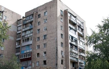 Взрыв в харьковской многоэтажке: жильцы вывозят вещи из разрушенных квартир