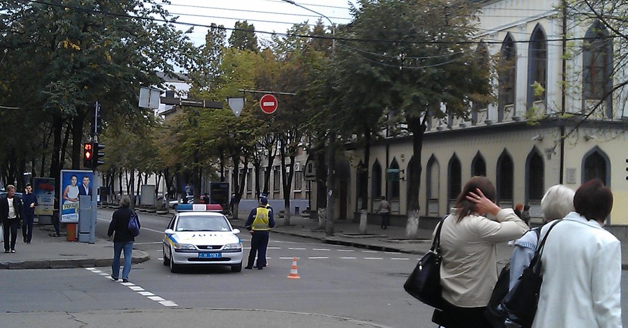 День города в Днепропетровске начался с уборки и парализованного движения