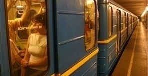 В столичном метро ребенок упал на рельсы