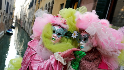 Яркие образы венецианского карнавала: фоторепортаж