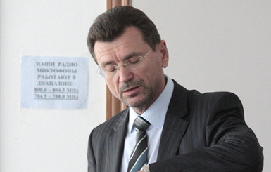 Как кандидаты в депутаты путают работу с агитацией