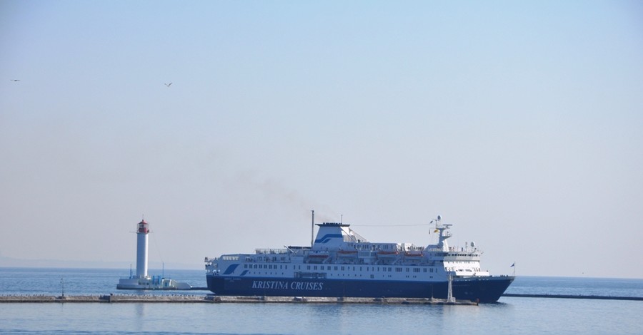 В Одессу финских туристов привез бывший автомобильный паром