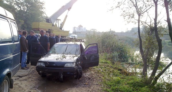 На Львовщине в автокатастрофе погиб сельский глава с двухлетней дочкой