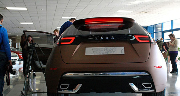 В России представили концепт кроссовера Lada X-Ray