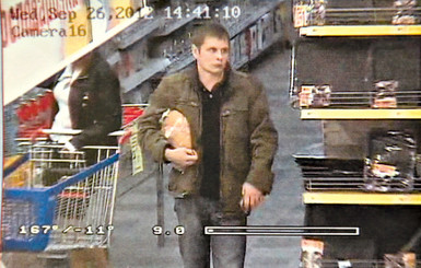 Бойня в киевском супермаркете: убийца скрылся с буханкой хлеба