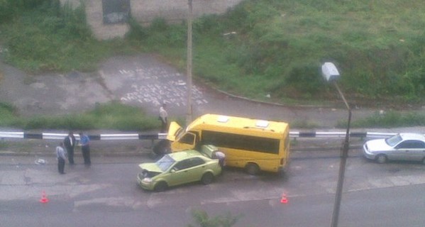 В ДТП с маршруткой пострадали пять пассажиров