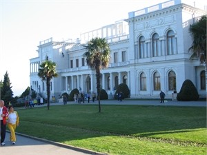 Ялтинский саммит стран СНГ: от экскурсий политики отказались, а картины крымских художников продать не удалось 