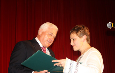 Педагогам Киевщины будут повышать зарплату в первую очередь