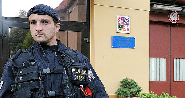 В Чехии задержан мужчина, пытавшийся застрелить президента Клауса из игрушечного пистолета