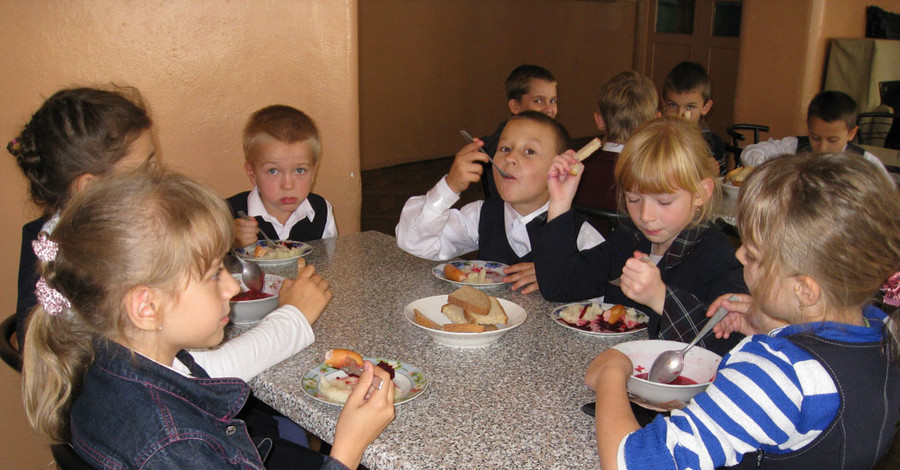 Обед в школе обходится почти в девять гривен
