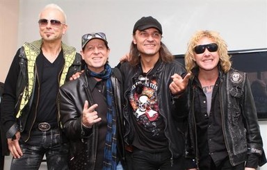 Легендарные Scorpions в Украине просят 70 бэушных полотенец и центнер льда 