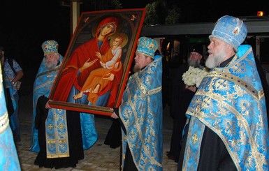 В Донбасс привезли  исцеляющую икону