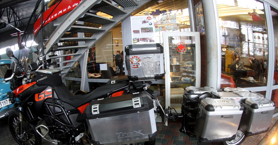 В Днепре экспонируют уникальные мотоциклы