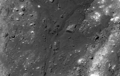 На Луне обнаружен тающий горный пласт 