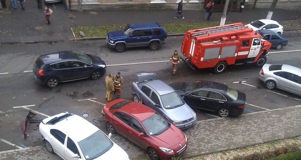 В Киеве пожарная машина протаранила пять автомобилей