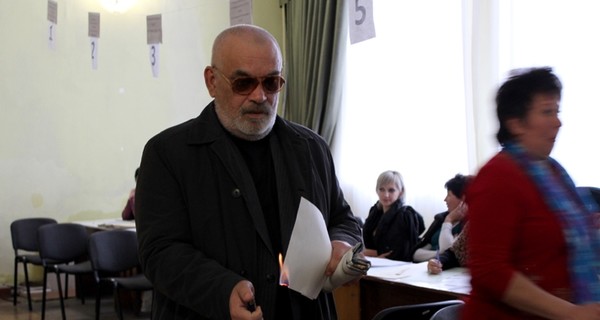 В Симферополе избиратель поджег бюллетень 