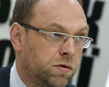 Власенко не исключает, что Тимошенко отстранят от голосования