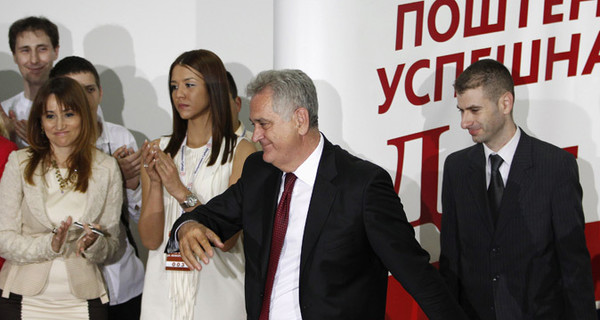 В Сербии разгорелся скандал с телефонной прослушкой президента страны